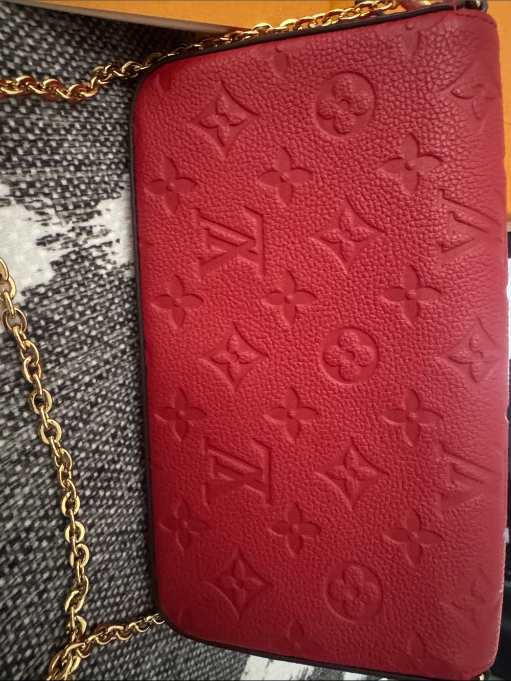 Louis Vuitton Red Monogram Embossed Chain Wallet Trio - Picture 5 of 6